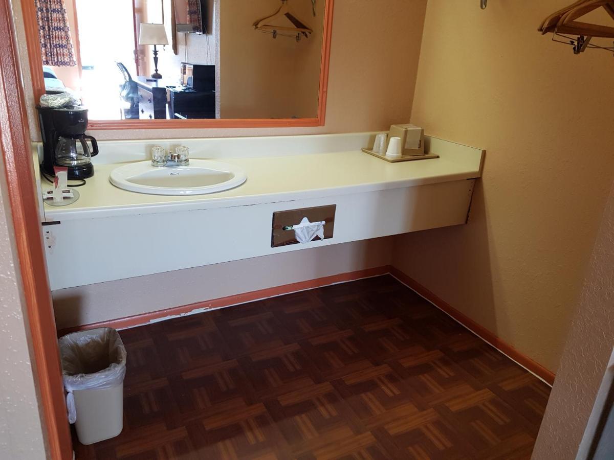 Budget Host Inn Eastland Екстериор снимка