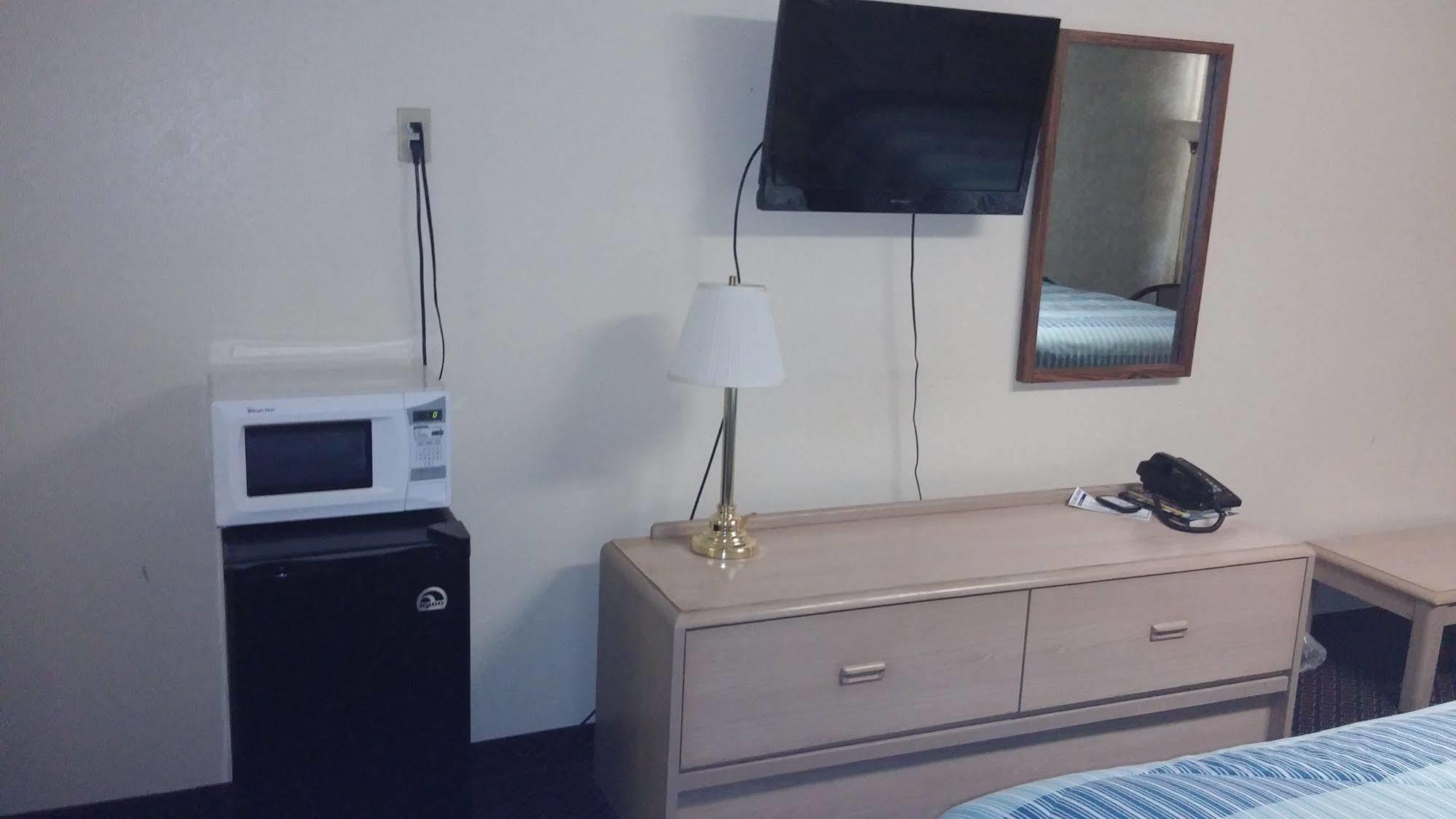 Budget Host Inn Eastland Екстериор снимка