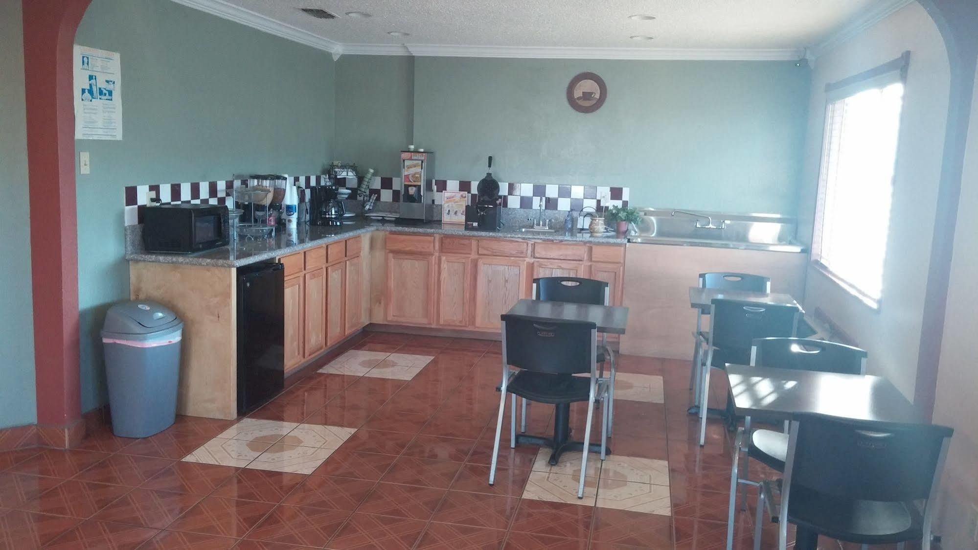 Budget Host Inn Eastland Екстериор снимка